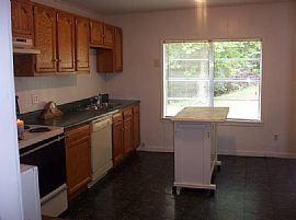 Divine 3 Bedroom Home with Newer Flooring and New Bath Added in Lenoir City, TN (Photo 5 of 5)