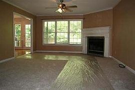 Beautiful 6 Bedroom Family Home with Brand New Kitchen in Acworth, GA (Photo 8 of 12)