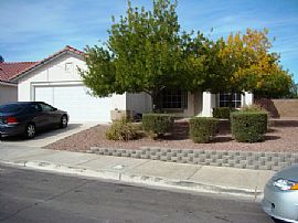 Cozy 3 Bedroom Home on Cozy Canyon! in Henderson, NV