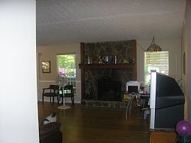 Quaint 4 Bedroom Ranch Home with 2 Car Garage - Rent to Own in Lilburn, GA (Photo 4 of 12)