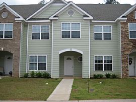 Lovely 5 Bedroom Townhouse - Ready to Move-In - A Must See! in Carrollton, GA