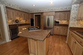 Beautiful 4 Bedroom Home with Open Concept in Brookfield, WI (Photo 5 of 12)