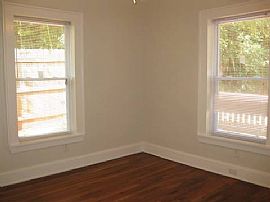 Lovely and Beautiful 3 Bedroom Home with Fully Fenced Backyard in Atlanta, GA (Photo 2 of 4)