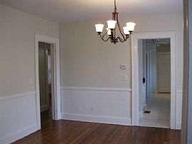 Lovely and Beautiful 3 Bedroom Home with Fully Fenced Backyard in Atlanta, GA (Photo 4 of 4)