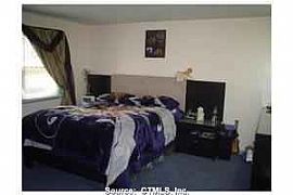 Unique 5 Bedroom, Raised Ranch Home - Convenient to ESPN  in Bristol, CT (Photo 4 of 4)