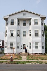 Beautiful, Updated 2 Bedroom Apartment with New Kitchen in New Britain, CT (Photo 5 of 5)