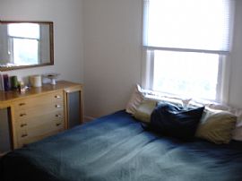 Excellent 2 Bedroom Home - Available Dec. 1st in Edgewater, CO (Photo 3 of 12)