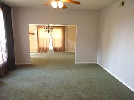 Remarkable 6 Bedroom Pool Home with 2 Car Garage - $1995 in Longwood, FL (Photo 2 of 12)