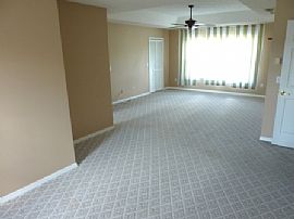 Remarkable 6 Bedroom Pool Home with 2 Car Garage - $1995 in Longwood, FL (Photo 6 of 12)