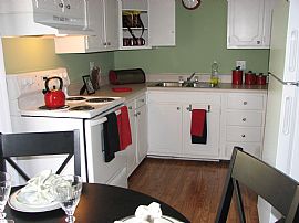 Affordable 2 Bedroom	 Apartment with Uptown Convenience in Charlotte, NC (Photo 3 of 4)