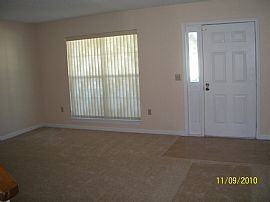 Sweet 3 Bedroom Single Family Home with Covered Porch - $1095 in Debary, FL (Photo 2 of 11)