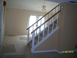 Sweet 3 Bedroom Single Family Home with Covered Porch - $1095 in Debary, FL (Photo 9 of 11)