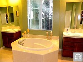 Beautiful 4 Bedroom Home in Gated Community in Northwood  in Irvine, CA (Photo 7 of 12)