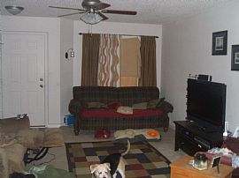 Fantastic 3 Bedroom Home with Attached Garage - Close to I-69 in Noblesville, IN (Photo 3 of 4)