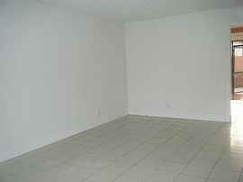 Nice 2 Bedroom Apartment in Very Quiet Neighborhood on Dead End in Delray Beach, FL (Photo 3 of 9)