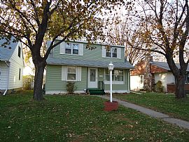 Clean 3 Bedroom Home - Move in Ready in Columbia Heights, MN
