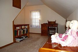 Clean 3 Bedroom Home - Move in Ready in Columbia Heights, MN (Photo 5 of 6)