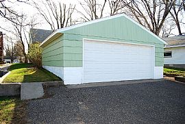 Clean 3 Bedroom Home - Move in Ready in Columbia Heights, MN (Photo 6 of 6)