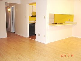 Majestic 2 Bedroom Condo Near The Oceanfront in Virginia Beach, VA (Photo 3 of 4)