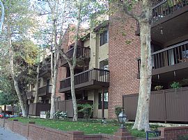 3 Bedroom+1 Bonus Room Condo Gated Comunity Old Town Pasadena! in Pasadena, CA (Photo 4 of 5)