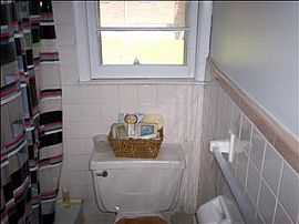 Big, Beautiful 1 Bedroom Condo with New Wood Laminate Floors in Wappingers Falls, NY (Photo 9 of 9)