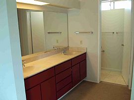 Beautiful 4 Bedroom Home in a Quiet Neighborhood Near Park in San Jose, CA (Photo 5 of 8)