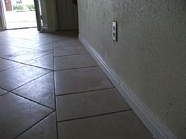 Spacious 2 Bedroom Townhouse Near Med Center! in Houston, TX (Photo 3 of 9)