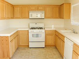 3 Bd Single House For Rent By Owner! Commission Back to You! in Victorville, CA (Photo 2 of 9)