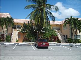 Exemplary 1 Bedroom Home in Quiet Complex in Lighthouse Point, FL