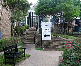 Super 1 Bedroom Apartment with Blowout Special in Dallas, TX (Photo 2 of 4)