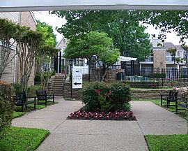 Super 1 Bedroom Apartment with Blowout Special in Dallas, TX (Photo 3 of 4)