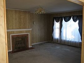 Charming 4 Bedroom Home with Fireplace in Avenues in Cheyenne, WY (Photo 6 of 7)