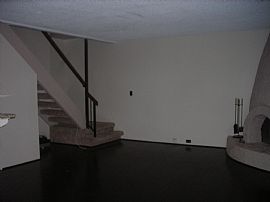 Beautiful 2 Bedroom Townhouse with Upgrades in Phoenix, AZ (Photo 4 of 7)