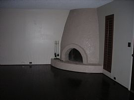 Beautiful 2 Bedroom Townhouse with Upgrades in Phoenix, AZ (Photo 5 of 7)