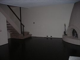 Beautiful 2 Bedroom Townhouse with Upgrades in Phoenix, AZ (Photo 7 of 7)