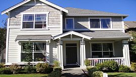 Beautiful 4 Bedroom Home with Hardwood Floors and Central Air in Redmond, WA (Photo 5 of 6)