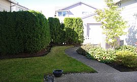 Beautiful 4 Bedroom Home with Hardwood Floors and Central Air in Redmond, WA (Photo 6 of 6)