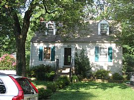 Beautiful 4 Bedroom Home with Easy Commute to DC or NVA in Falls Church, VA (Photo 3 of 3)