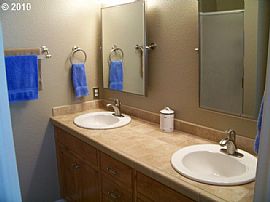 Discounted 3 Bedroom Condo Near Columbia River - $1400 in Vancouver, WA (Photo 8 of 12)