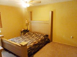 Phenomenal 3 Bedroom Pool Home with Split Floor Plan - $795 in Deltona, FL (Photo 5 of 12)