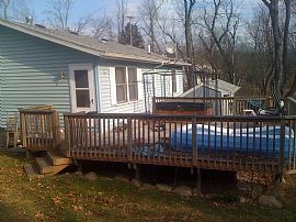 Comfortable 2 Bedroom Home Near Stockbridge School in Unadilla, MI (Photo 2 of 4)