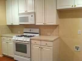 Beautiful 3 Bedroom Home in Woodbridge Community  in Sachse, TX (Photo 6 of 12)