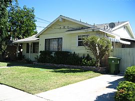 Charming 3 Bedroom Home - Available Now in North Hollywood, CA (Photo 4 of 5)