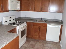 Spacious 1 Bedroom Apartment with Balcony - Great View   in Bronx, NY (Photo 3 of 4)
