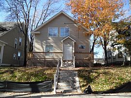 Charming 3 Bedroom Duplex Apartment on 2nd Floor  in Minneapolis, MN