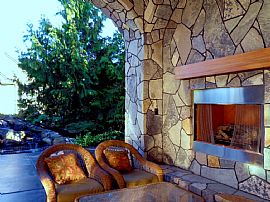 Posh 4 Bedroom Show Home with Slate Floors and Home Theater! in Portland, OR (Photo 8 of 12)