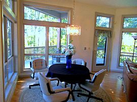 Cozy 3 Bedroom Home with Sauna and Steam Room on 4 Acres! in Portland, OR (Photo 6 of 12)