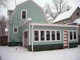 Cute 3 Bedroom Dutch Colonial Home - Recently Updated in Kalamazoo, MI (Photo 3 of 4)
