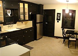 Charming 2 Bedroom Tudor Style Home in Waldo - Recently Updated in Kansas City, MO (Photo 6 of 12)