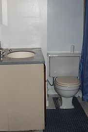 Very Nice 2 Bedroom Upper Apartment - Close to Leonard St. in Grand Rapids, MI (Photo 4 of 8)